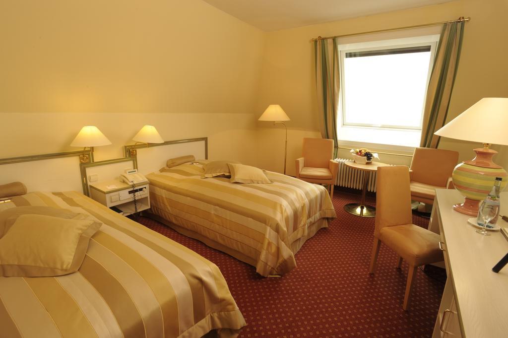Panoramahotel Waldenburg Waldenburg  Oda fotoğraf